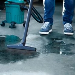 VONROC Aspirateur à Eau Et Poussière 1000W Compact - Réservoir De 12L Et Câble D’alimentation De 5m – Buses, Filtres Et Sac D’aspirateur Inclus -Aspirateur et sac Soldes 27768983 3